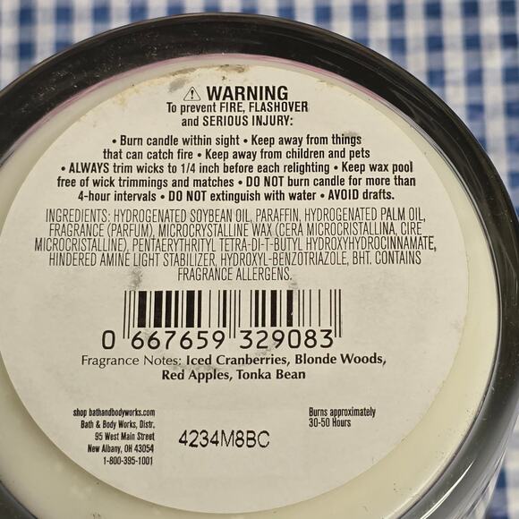 BBW Frosted Cranberry Single Wick 8 oz. Exclusive Fragranced Soy Wax Candle - Picture 2 of 2